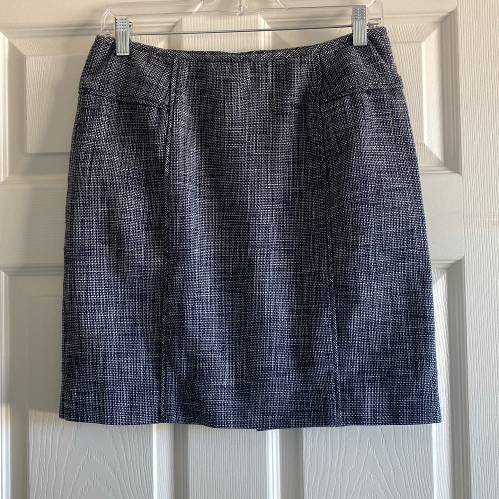 Banana Republic blue and white tweed skirt, women’s petite size 8